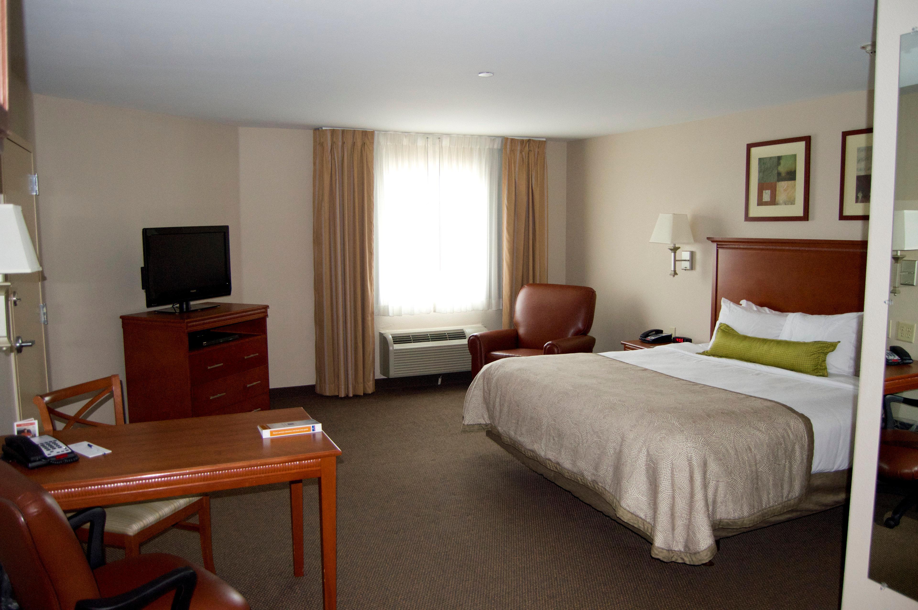Candlewood Victoria By Ihg Zewnętrze zdjęcie